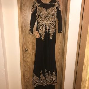 Gold & Black Formal Size 8 NWT